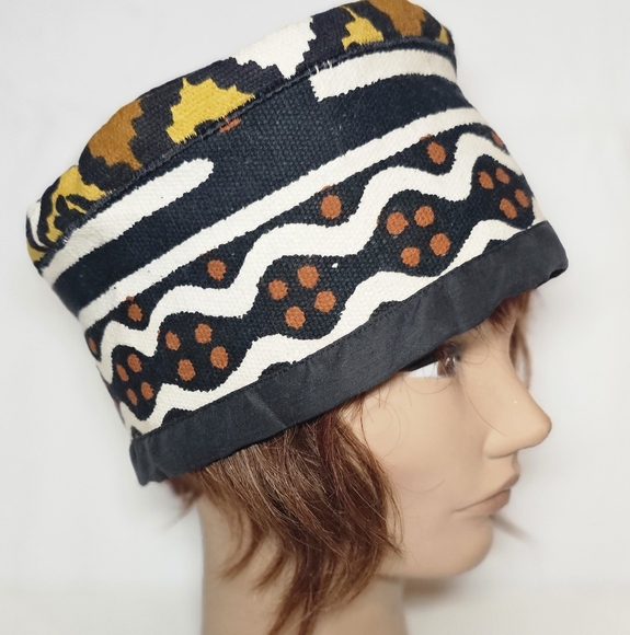 Kufi - Picture 1 of 9